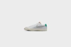 Nike Blazer Low ‘77 VNTG (White/Grey Fog-Light Menta) -Sportswear Discounts NikeBlazerLow 77VNTG White GreyFog LightMenta DA6364 1095