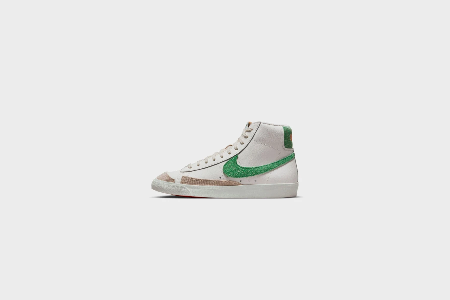 Nike Blazer Mid ‘77 VNTG (Sail/Stadium Green) 3 Nike Blazer Mid ‘77 VNTG (Sail/Stadium Green)