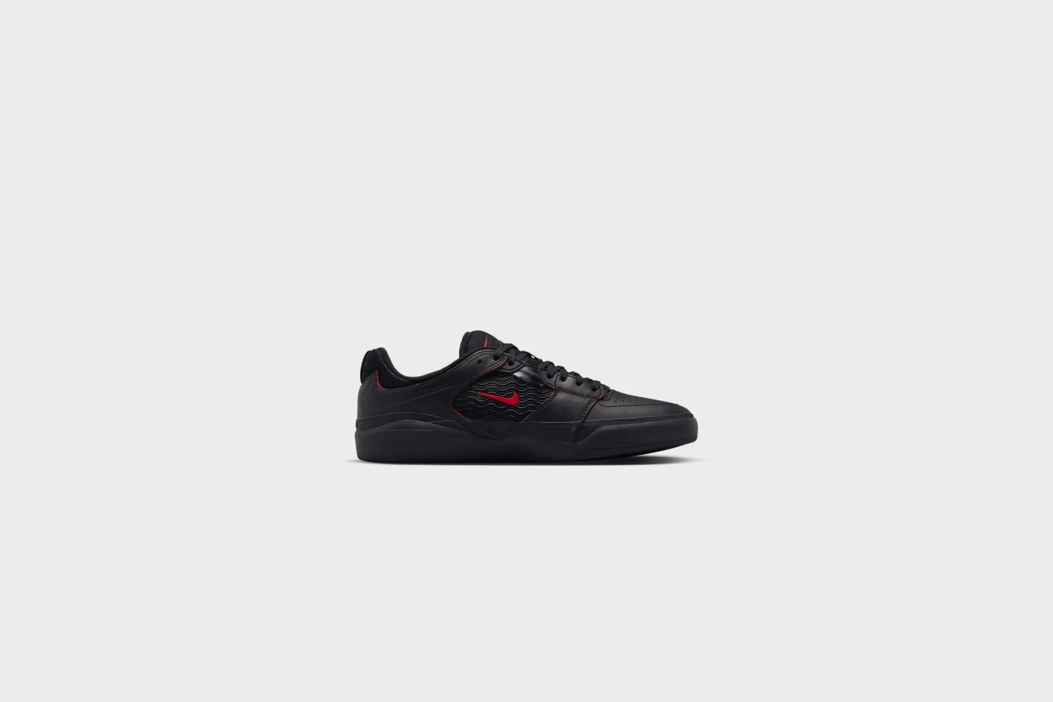 Nike SB Ishod PRM (Black/University Red-Black) 5 Nike SB Ishod PRM (Black/University Red-Black) - Image 3