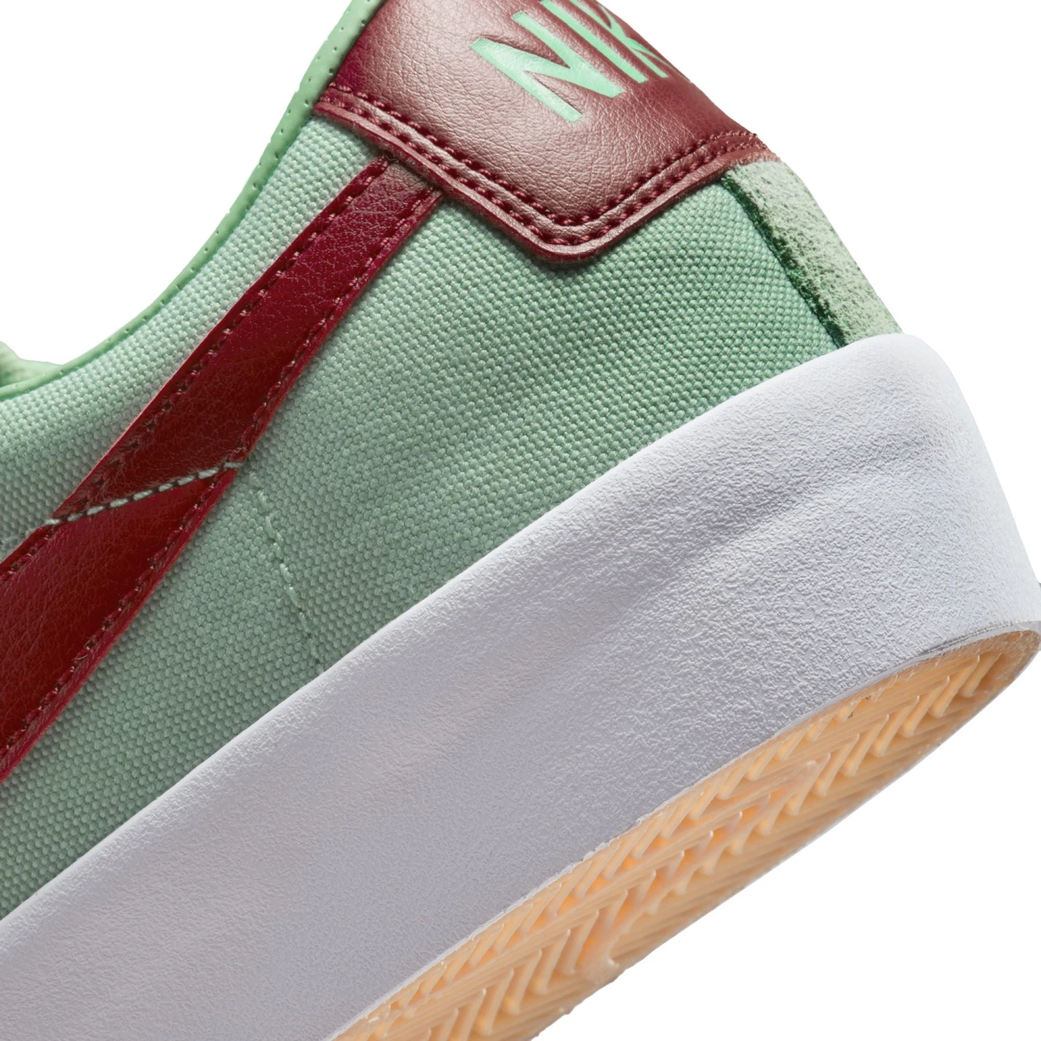 Nike SB Zoom Blazer Low Pro GT (Enamel Green/Team Red) 13 Nike SB Zoom Blazer Low Pro GT (Enamel Green/Team Red) - Image 11