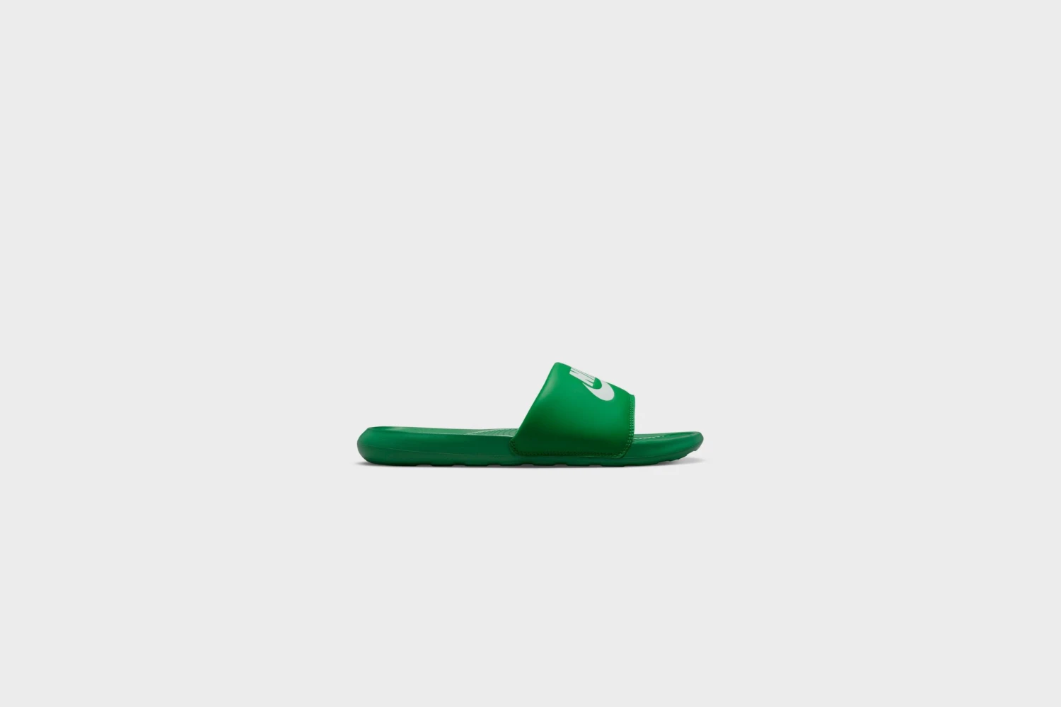 Nike Victori One Slide SB (Lucky Green/White) 5 Nike Victori One Slide SB (Lucky Green/White) - Image 3