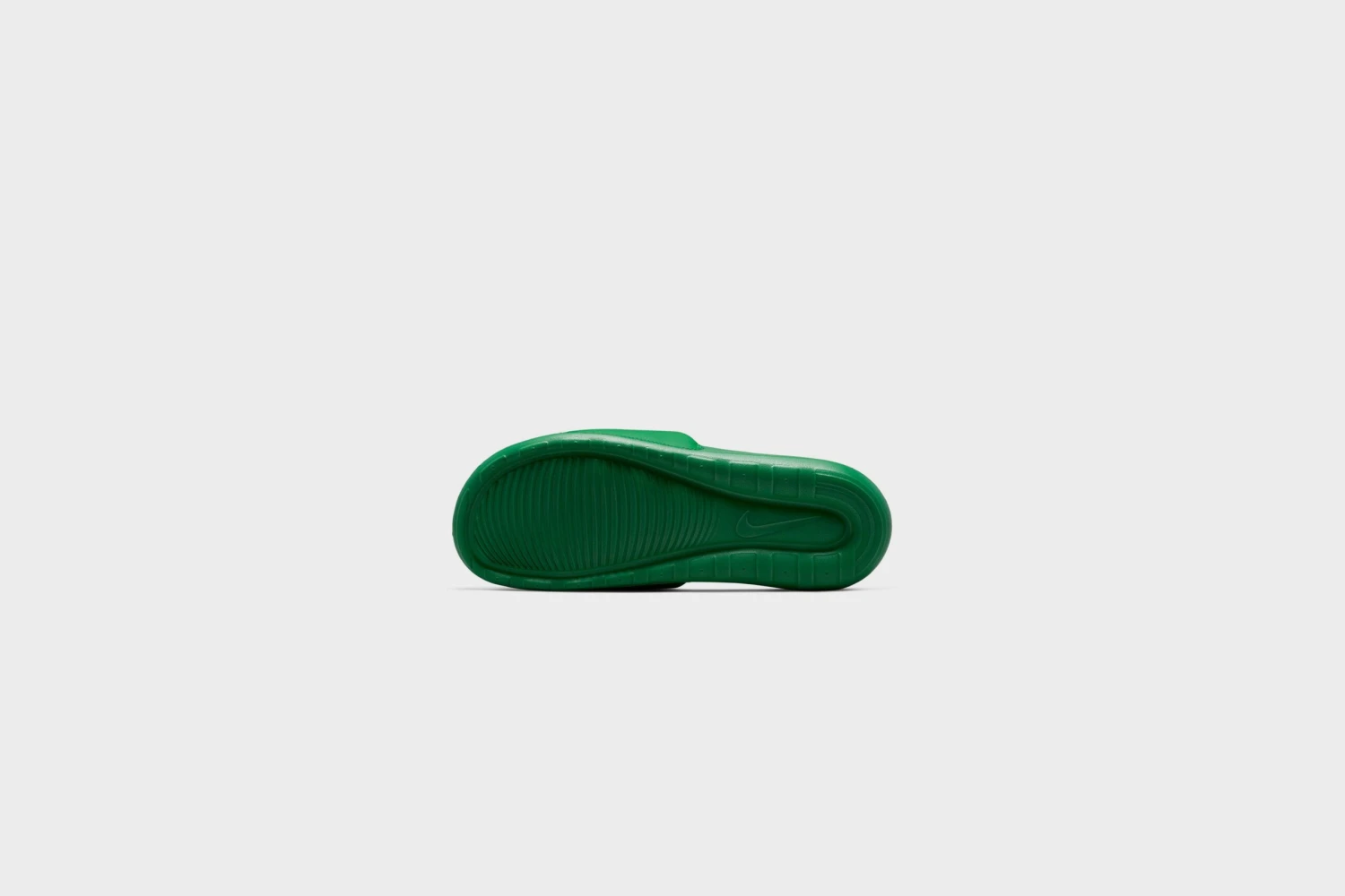 Nike Victori One Slide SB (Lucky Green/White) 6 Nike Victori One Slide SB (Lucky Green/White) - Image 4