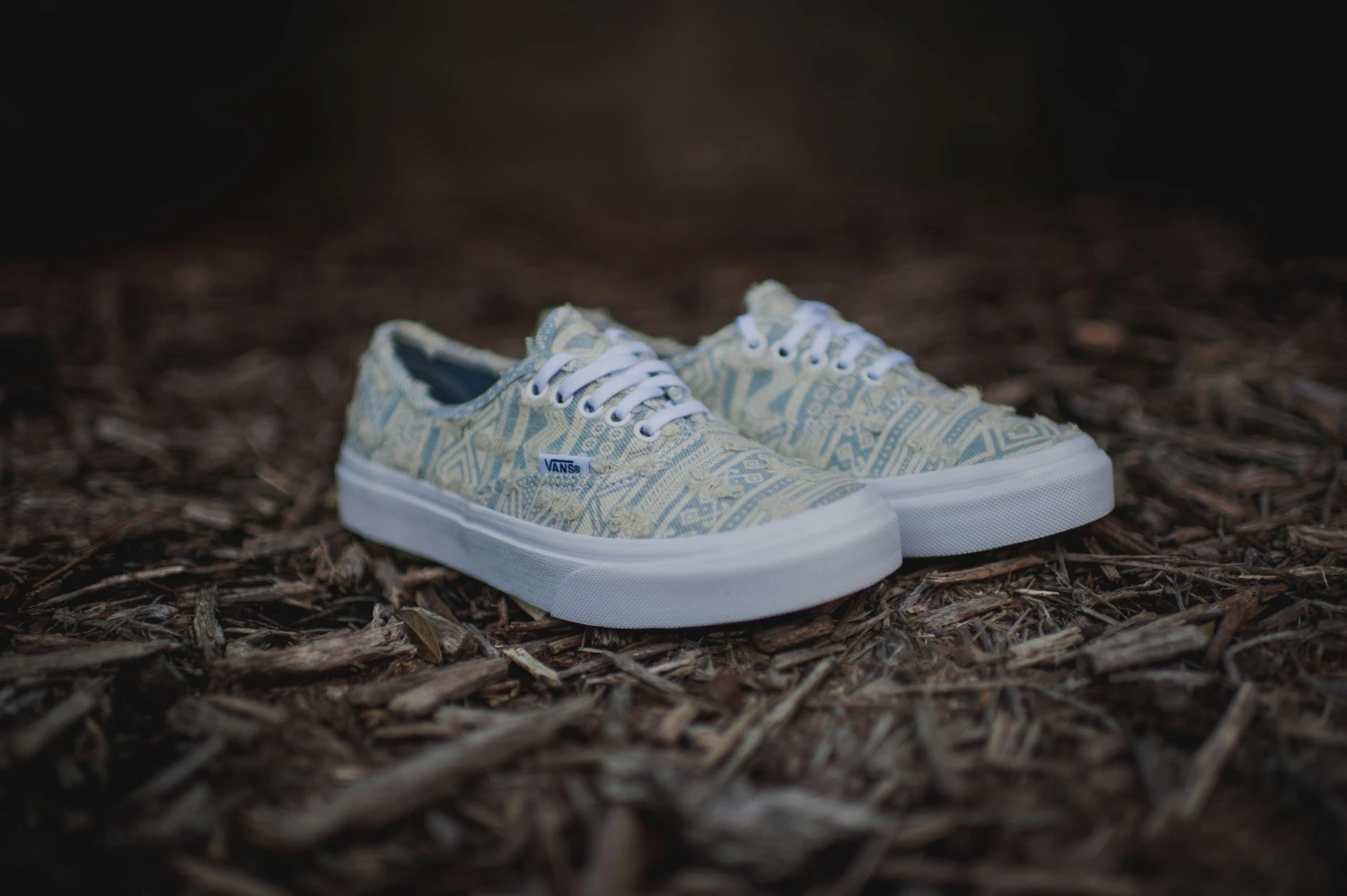 WMNS Vans Authentic Slim Frayed Native (True White) 5 WMNS Vans Authentic Slim Frayed Native (True White) - Image 3