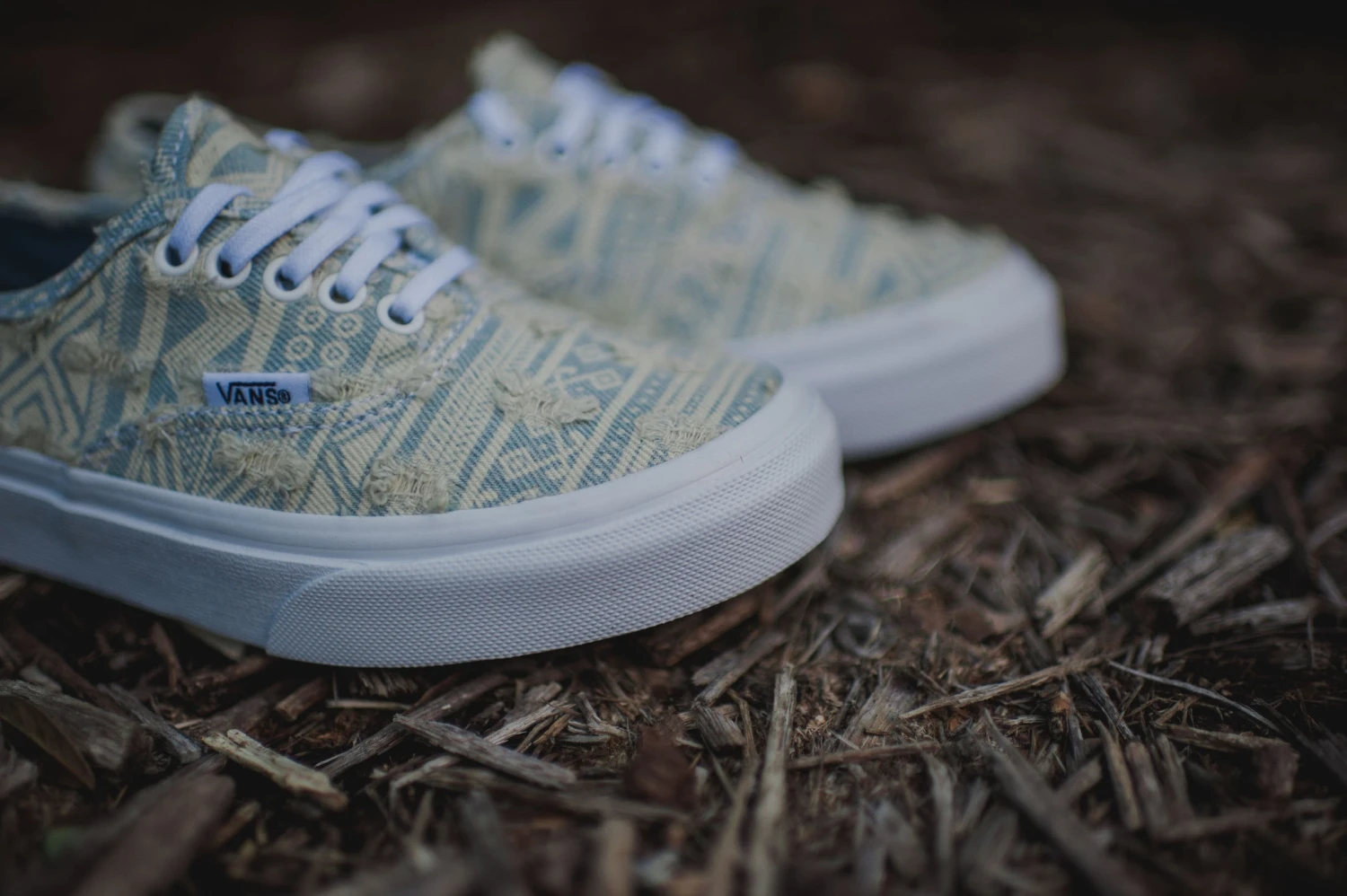 WMNS Vans Authentic Slim Frayed Native (True White) 7 WMNS Vans Authentic Slim Frayed Native (True White) - Image 5