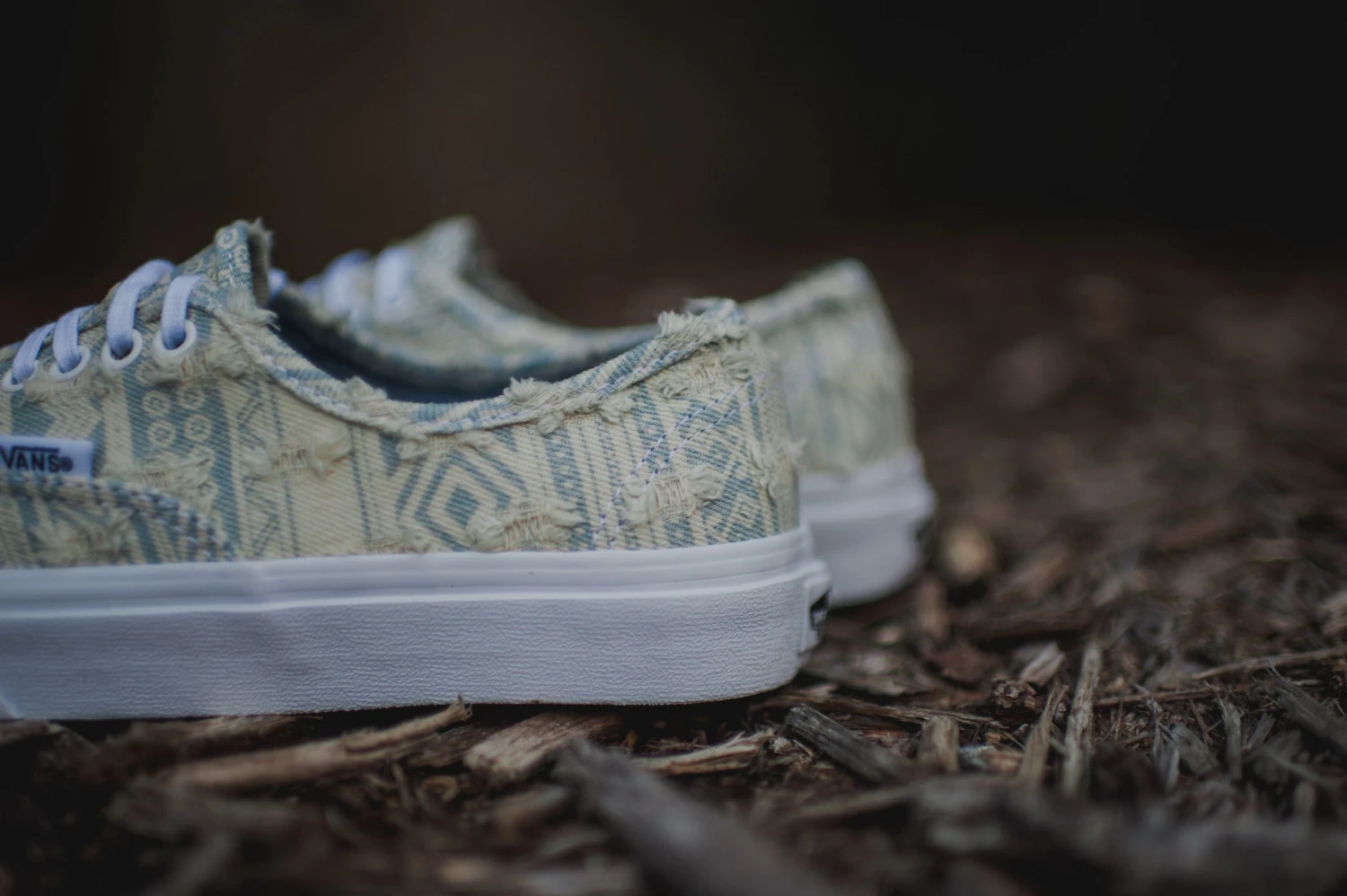 WMNS Vans Authentic Slim Frayed Native (True White) 4 WMNS Vans Authentic Slim Frayed Native (True White) - Image 2