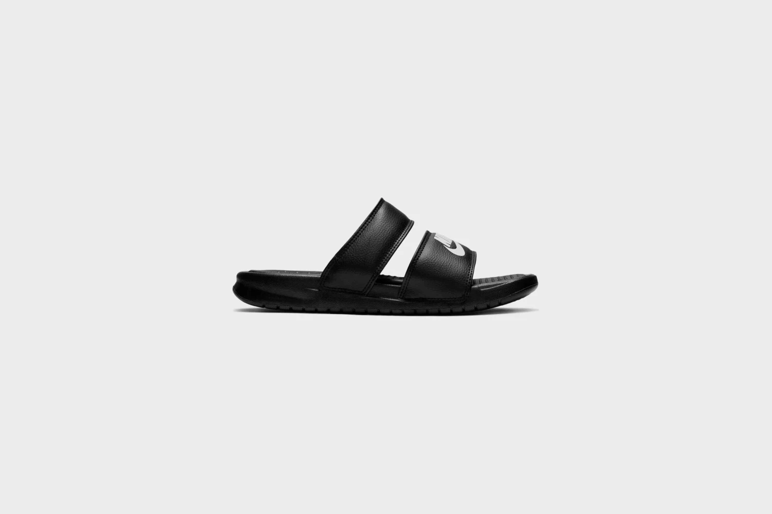 Nike WMNS Benassi Duo Ultra Slide (Black/White) 3 Nike WMNS Benassi Duo Ultra Slide (Black/White)