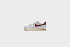 WMNS Nike Air Force 1 β07 SE (Photon Dust/Team Red)