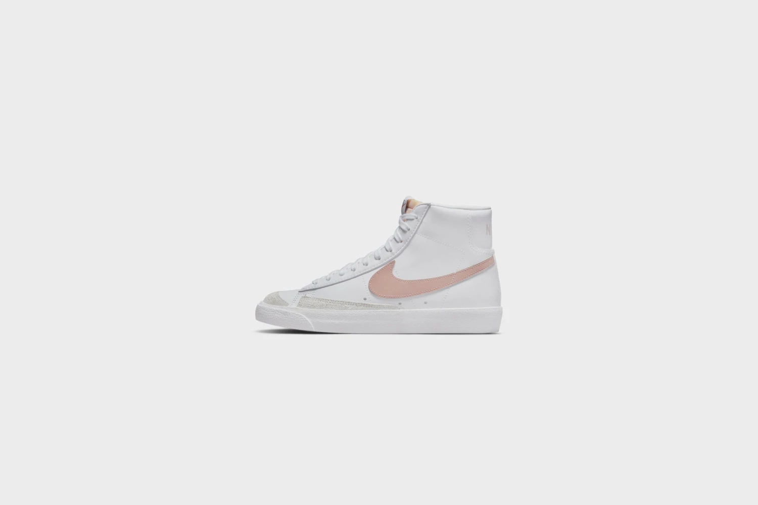WMNS Nike Blazer Mid ‘77 (White/Pink Oxford-Black) 3 WMNS Nike Blazer Mid ‘77 (White/Pink Oxford-Black)